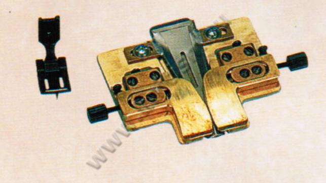 Приспособление для закрытия шва стачивания клиньев бейсболки HT-403C
