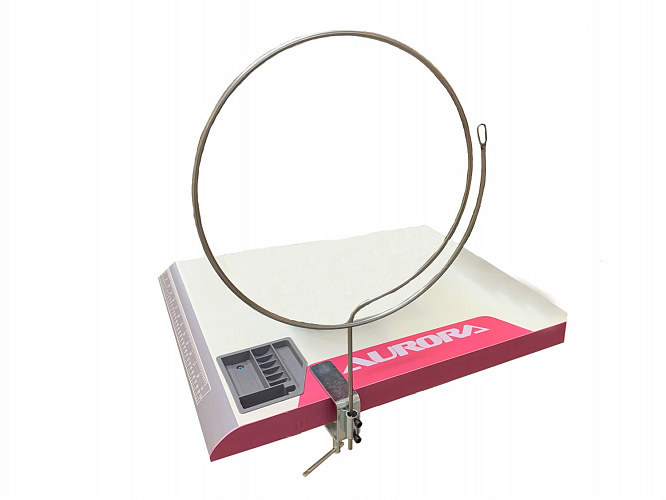 Приспособление для вдевания шнура в пояс трикотажных изделий