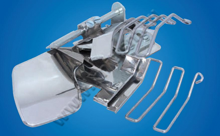 Приспособление для стачивания изогнутых деталей верхней и нижней поясной ленты на автоматической поясной машине P023A SURUCU