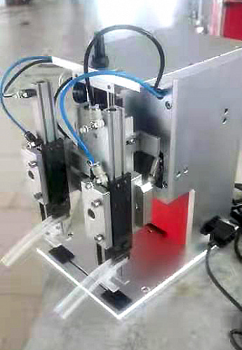 Специальная машина для прикрепления этикеток  Aurora BT-100