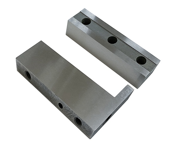 Комплект ножей к машине для нарезания тесьмы Aurora QD-9880. Артикул Sewparts 314224