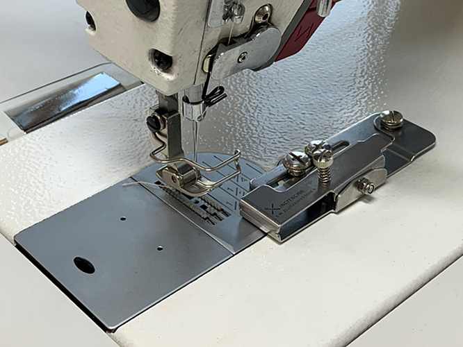 Приспособление для пристрачивания молнии на прямострочной машине Sewparts SP-SZ1