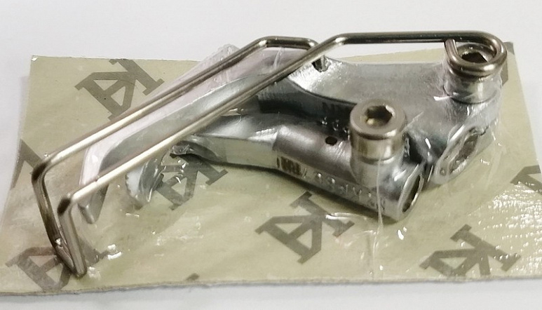 Прижимная лапка, правосторонняя KP867RN