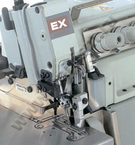 Устройство автоматической обрезки ленты и нити для оверлока AT