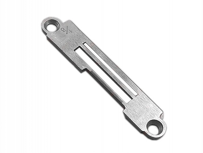 Игольный комплект для прямострочной машины с игольным продвижением и обрезкой края материала. Размер-6,4 мм (1/4'')