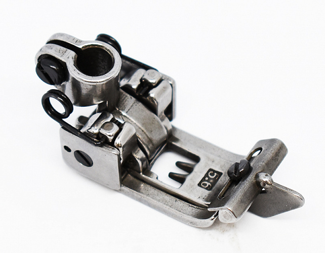 Лапка для плоскошовной машины 257301-56 с направляющей