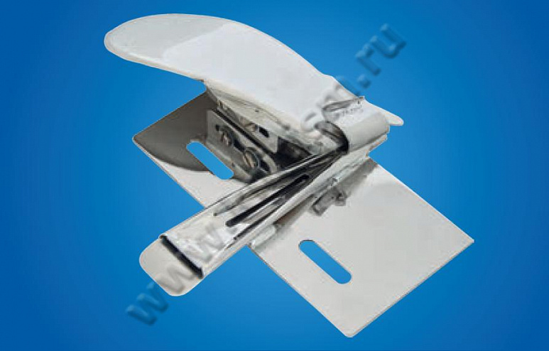 Приспособление для обработки передних карманов брюк - настрачивание по "лицу" на 2-х игольных машин P039A SURUCU