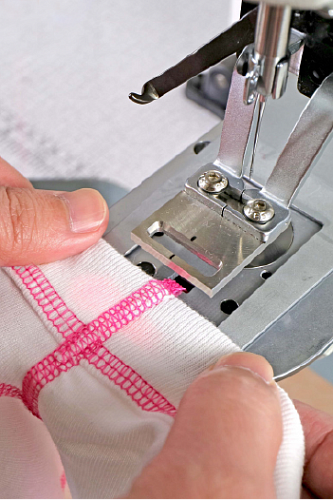 Пневматическое устройство обрезки цепочки нитей