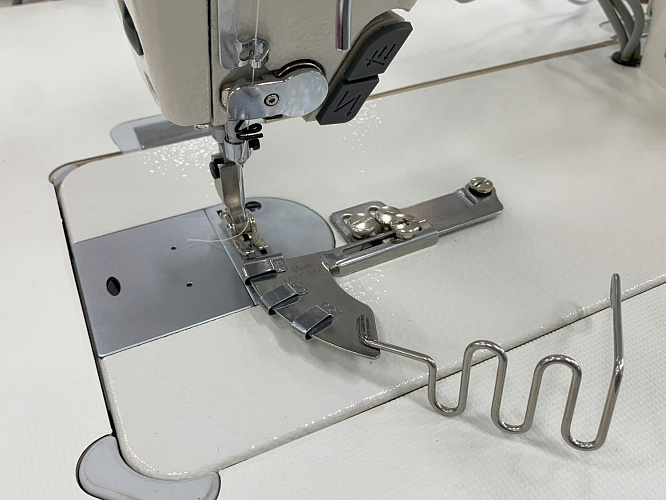 Приспособление для формирования канта на прямострочной машине Sewparts SP-E1