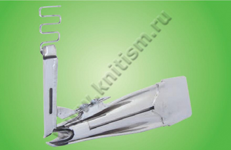 Окантователь в 4 сложения с прокладыванием декоративной вставки на плоскошовной машине с вырезом в платформе T144A SURUCU