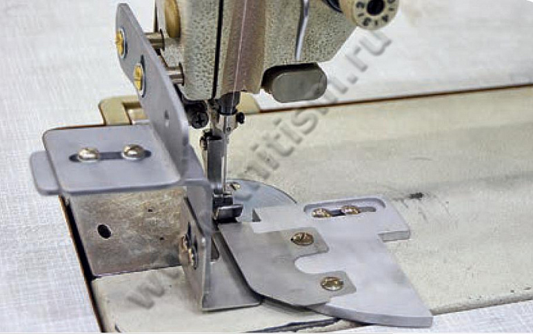 Приспособление для создания продольных складок на одноигольной прямострочной машине N605A SURUCU